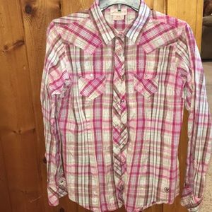 Women’s Ariat rodeo shirt.